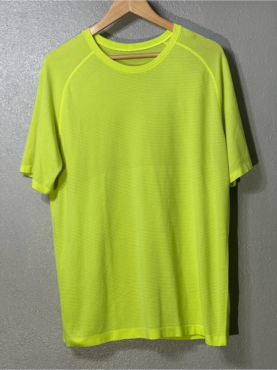 lululemon athletica Other - Lululemon Metal Vent Tech Short Sleeve - Neon Yellow - Size L
